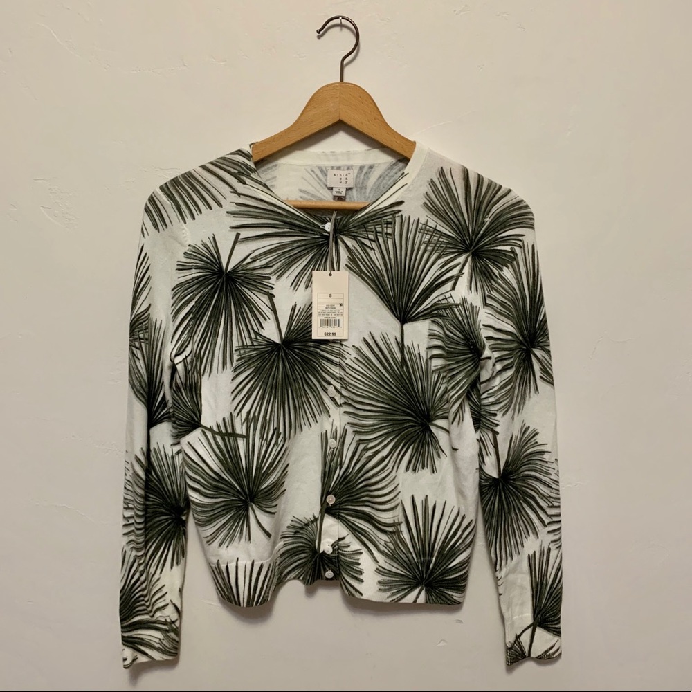 *NWT* A NEW DAY Palm Crew Neck Button Up Sweater